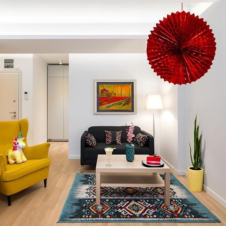 Zen Studios - Central Escape With Parking Bukares Bagian luar foto
