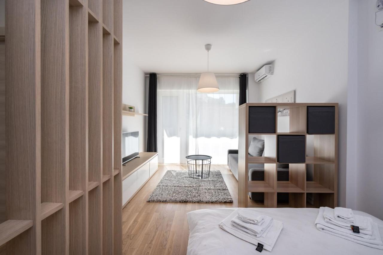 Zen Studios - Central Escape With Parking Bukares Bagian luar foto