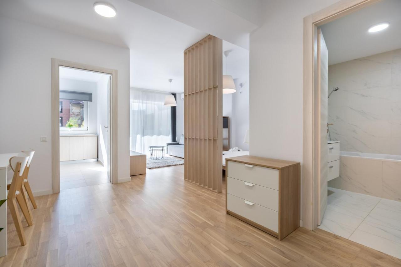 Zen Studios - Central Escape With Parking Bukares Bagian luar foto