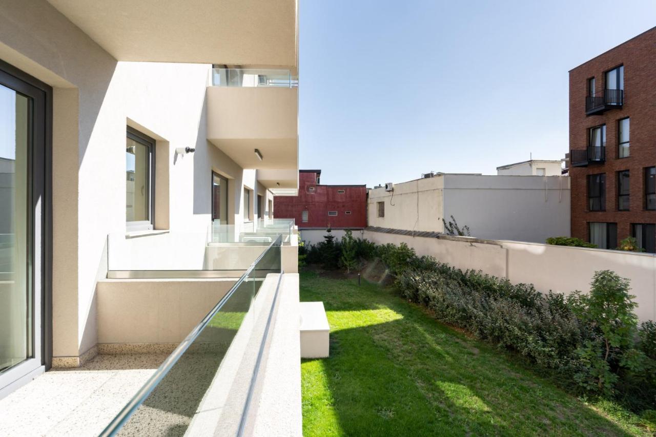 Zen Studios - Central Escape With Parking Bukares Bagian luar foto