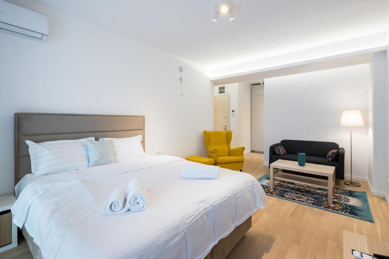 Zen Studios - Central Escape With Parking Bukares Bagian luar foto