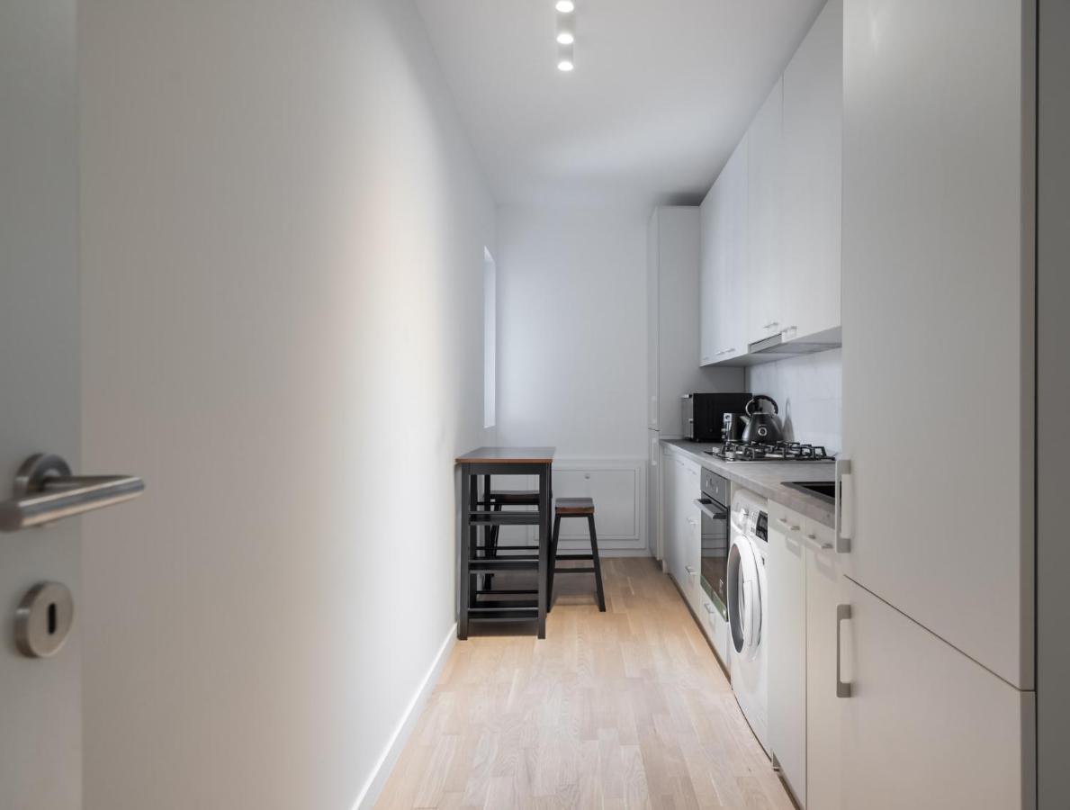 Zen Studios - Central Escape With Parking Bukares Bagian luar foto
