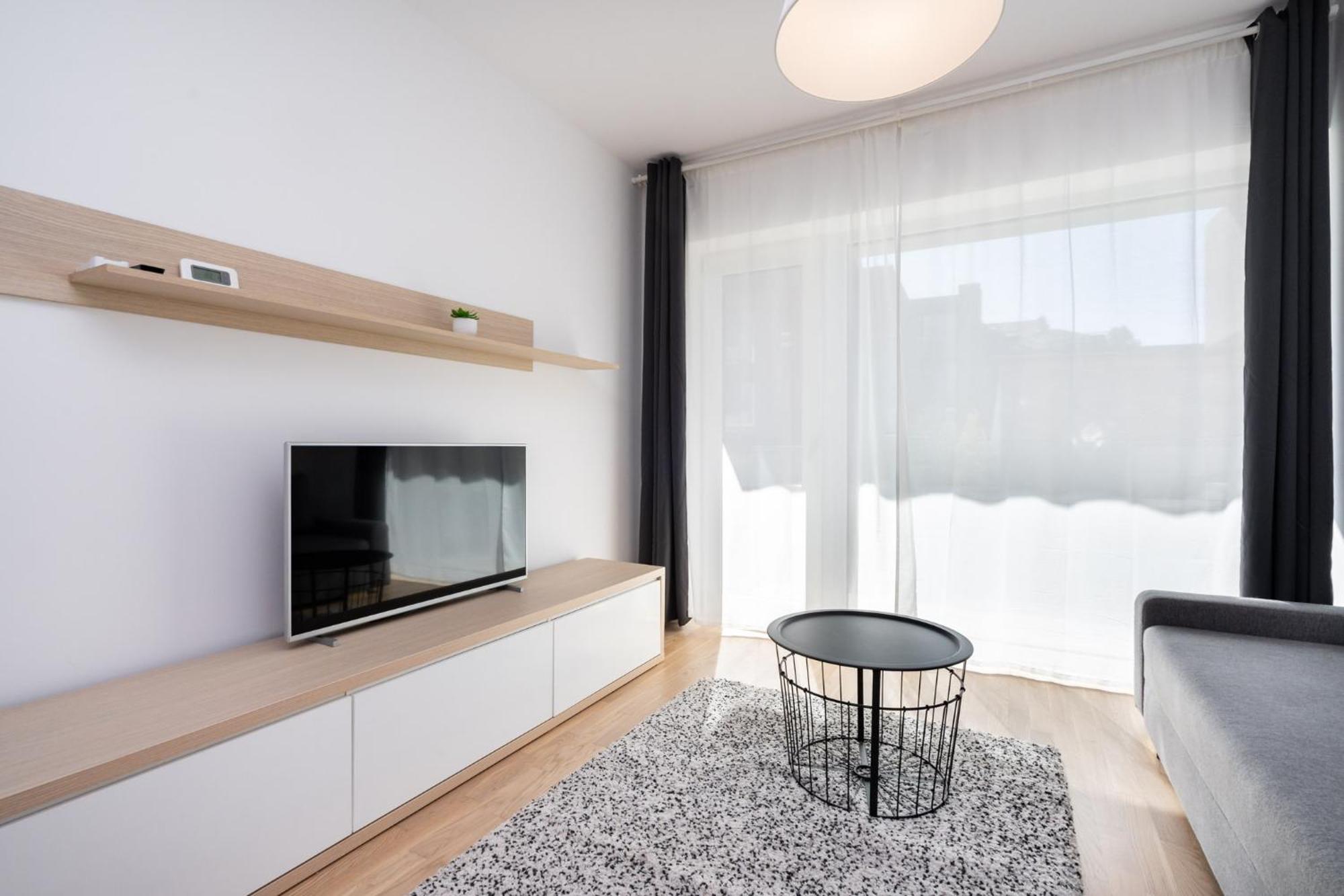 Zen Studios - Central Escape With Parking Bukares Bagian luar foto