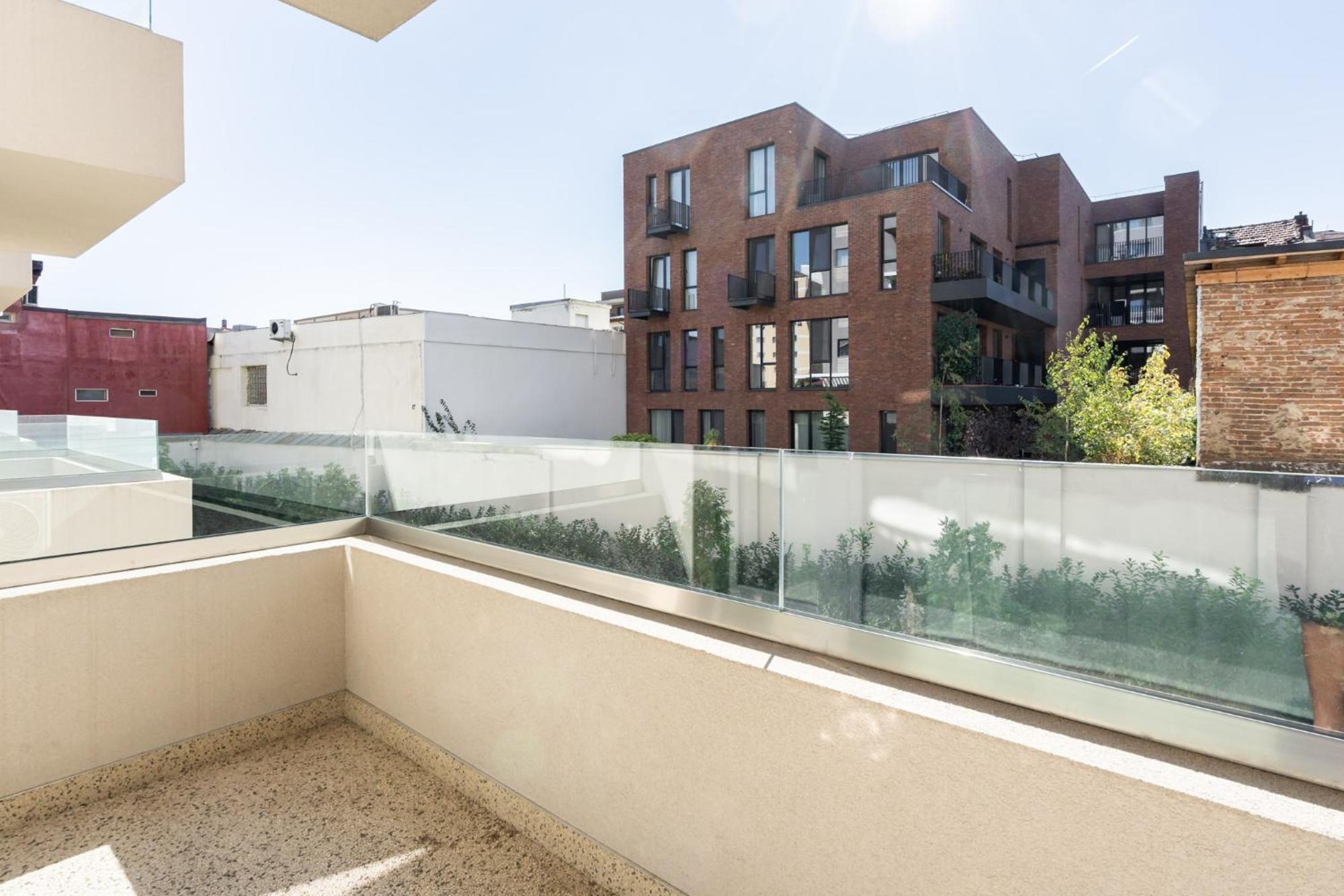 Zen Studios - Central Escape With Parking Bukares Bagian luar foto