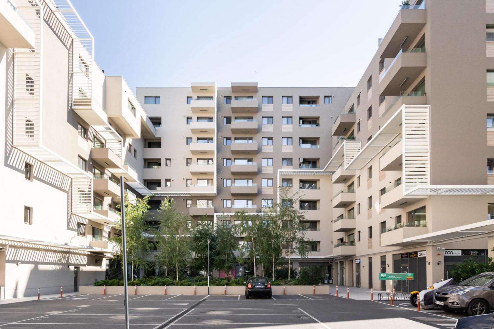 Zen Studios - Central Escape With Parking Bukares Bagian luar foto